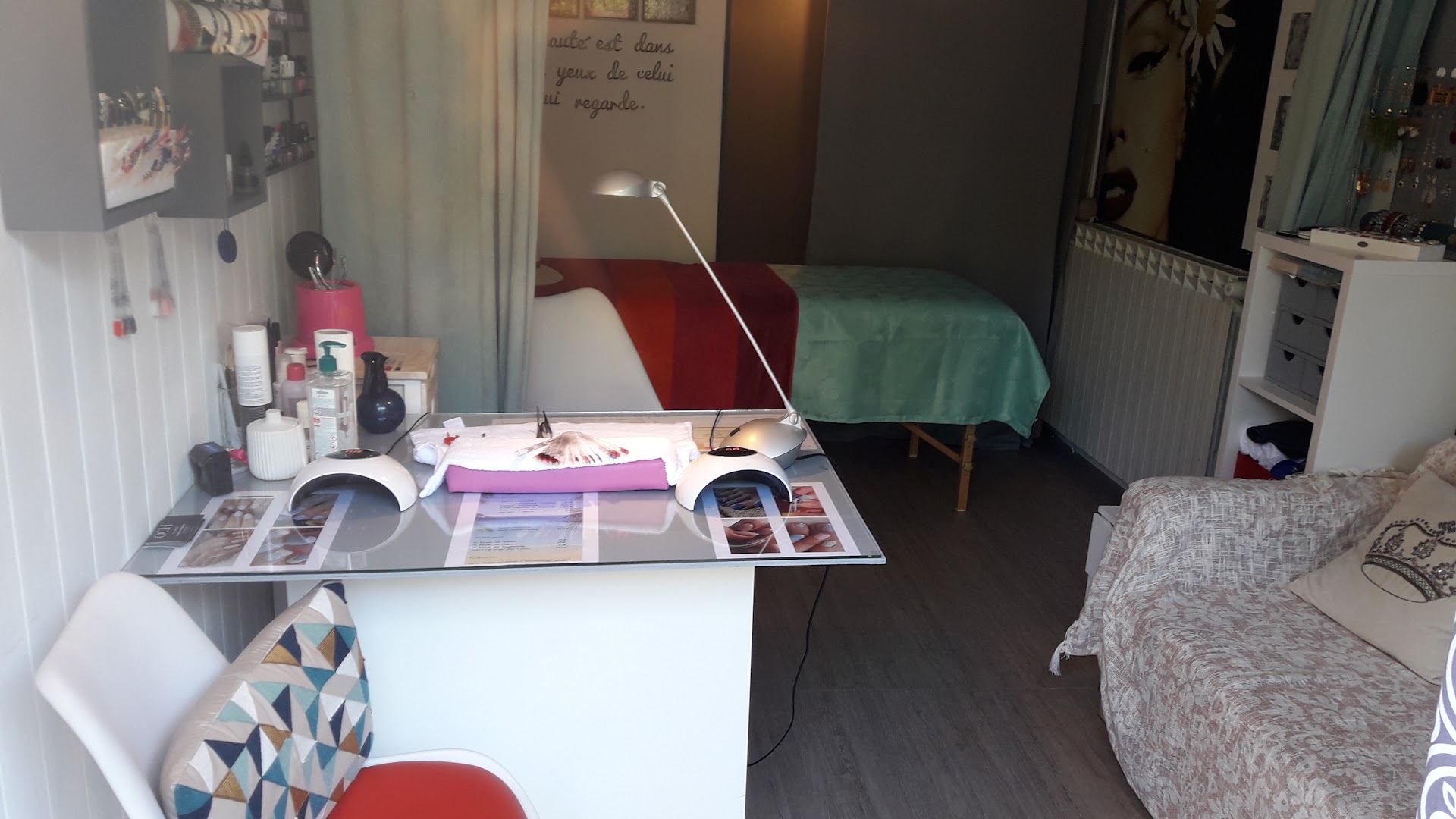 Maquillage permanent, Massage, Onglerie, Epilation · Photos 3